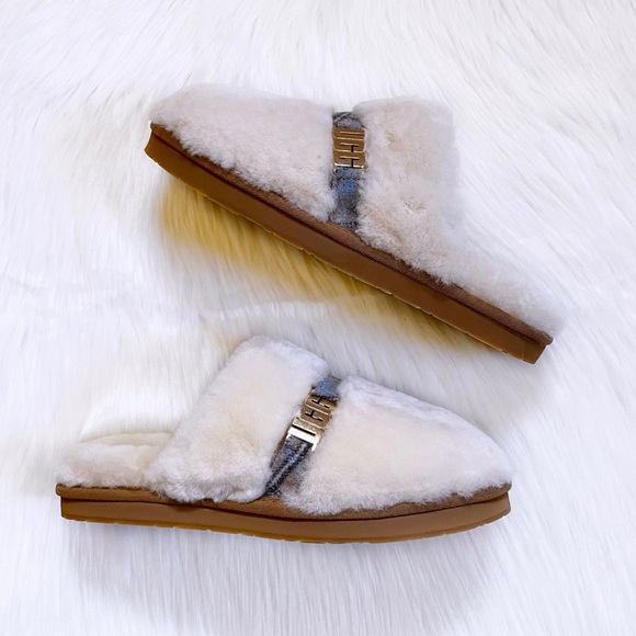 UGG Women’s Dalla Plaid Slippers - Picture 5 of 9
